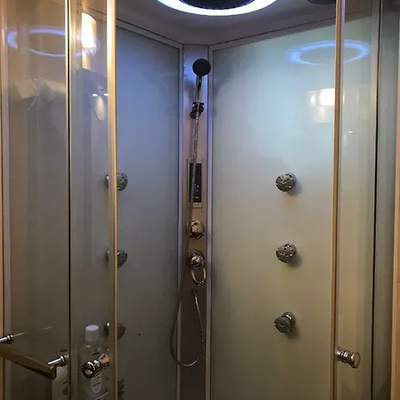 Большие Апартаменты Apartment Burgas