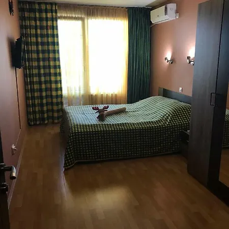 Большие Апартаменты Apartment *